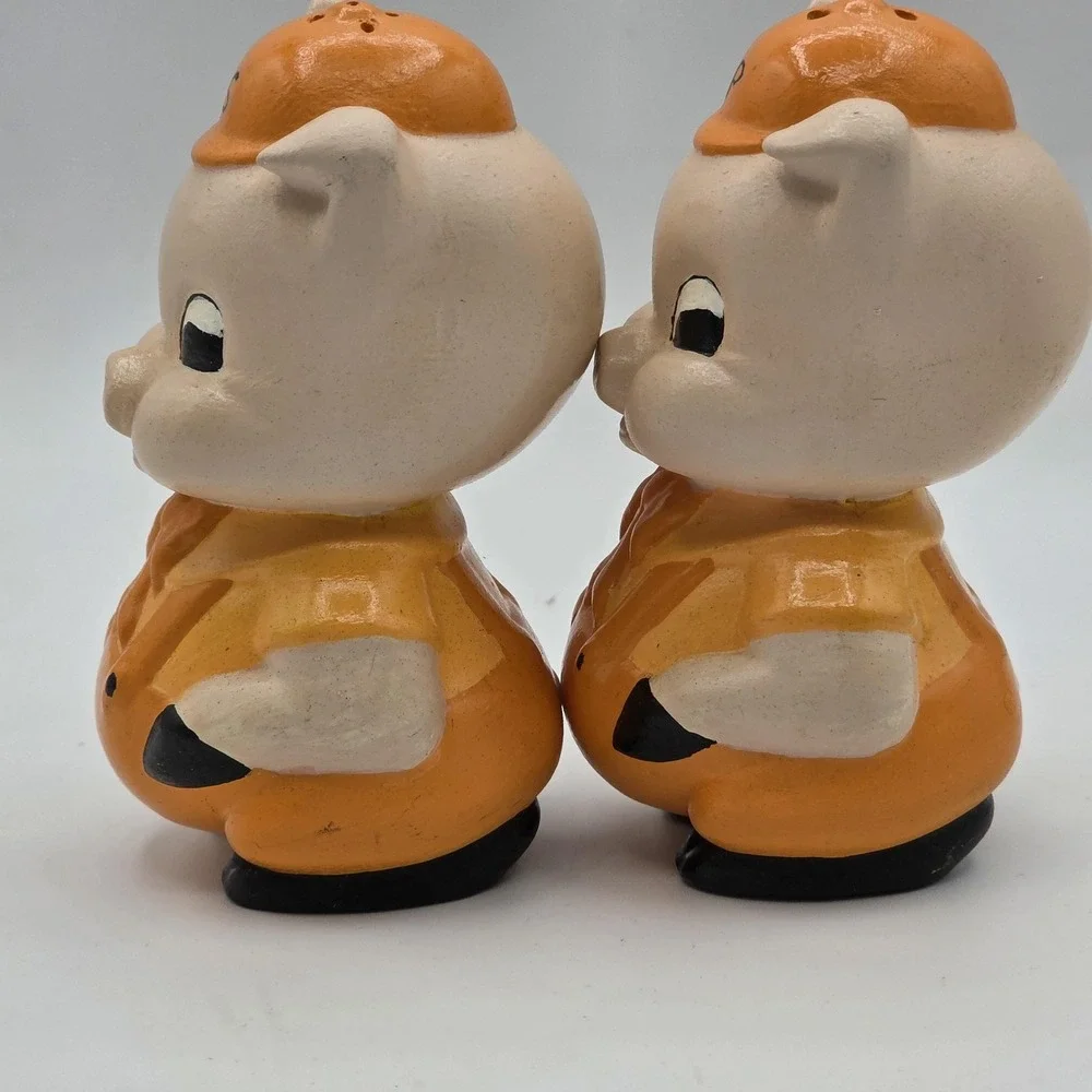 Ceramic Pig Salt & Pepper Shakers Set of 2 Orange Overalls Farmhouse Decor Pair‎